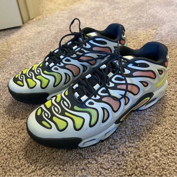 Nike Air Max Plus Drift Light Silver Volt Men’s Size 11 Shoes